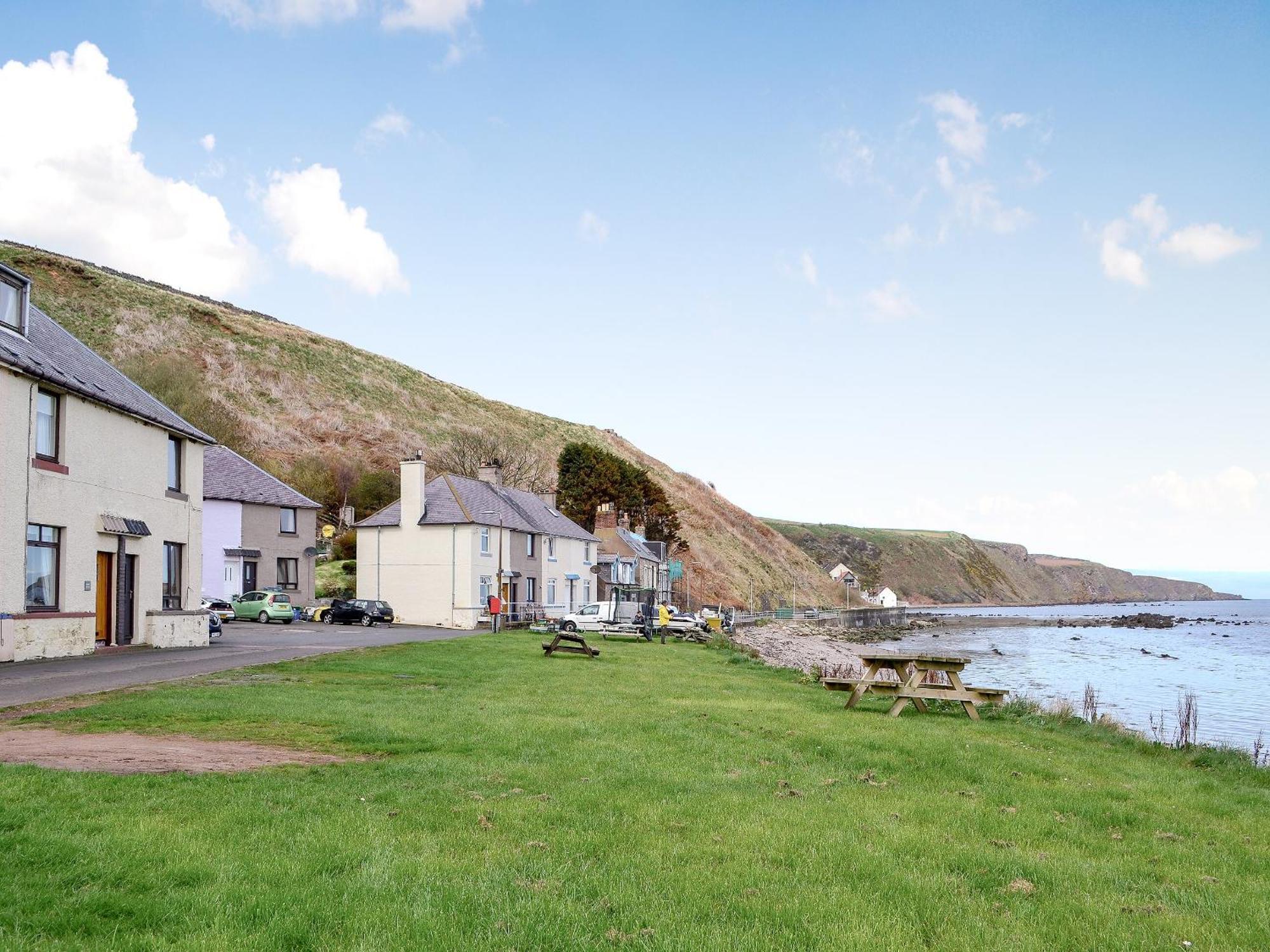 Archies Cottage Burnmouth Екстериор снимка